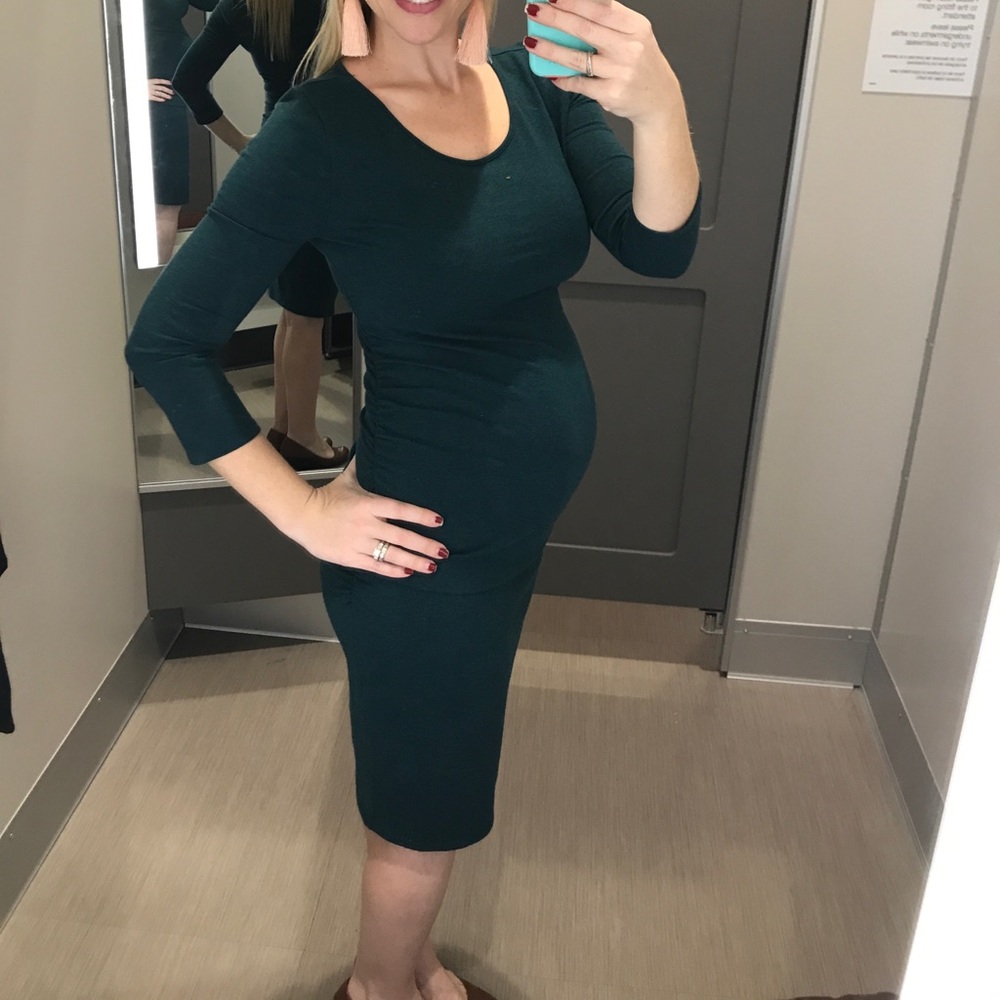 Green maternity dress fitted no damage